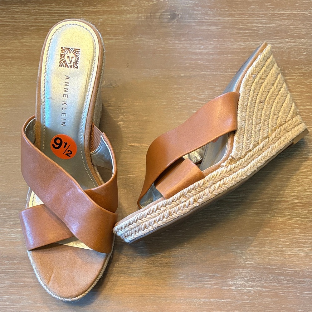 Anne Klein Brown Leather Wedge Sandals size 9.5 crisscross straps. New